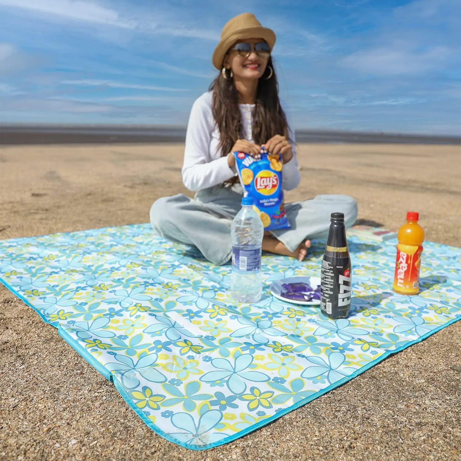 HOKIPO Foldable Waterproof and Sandproof Picnic Mat Blanket, Floral Blue