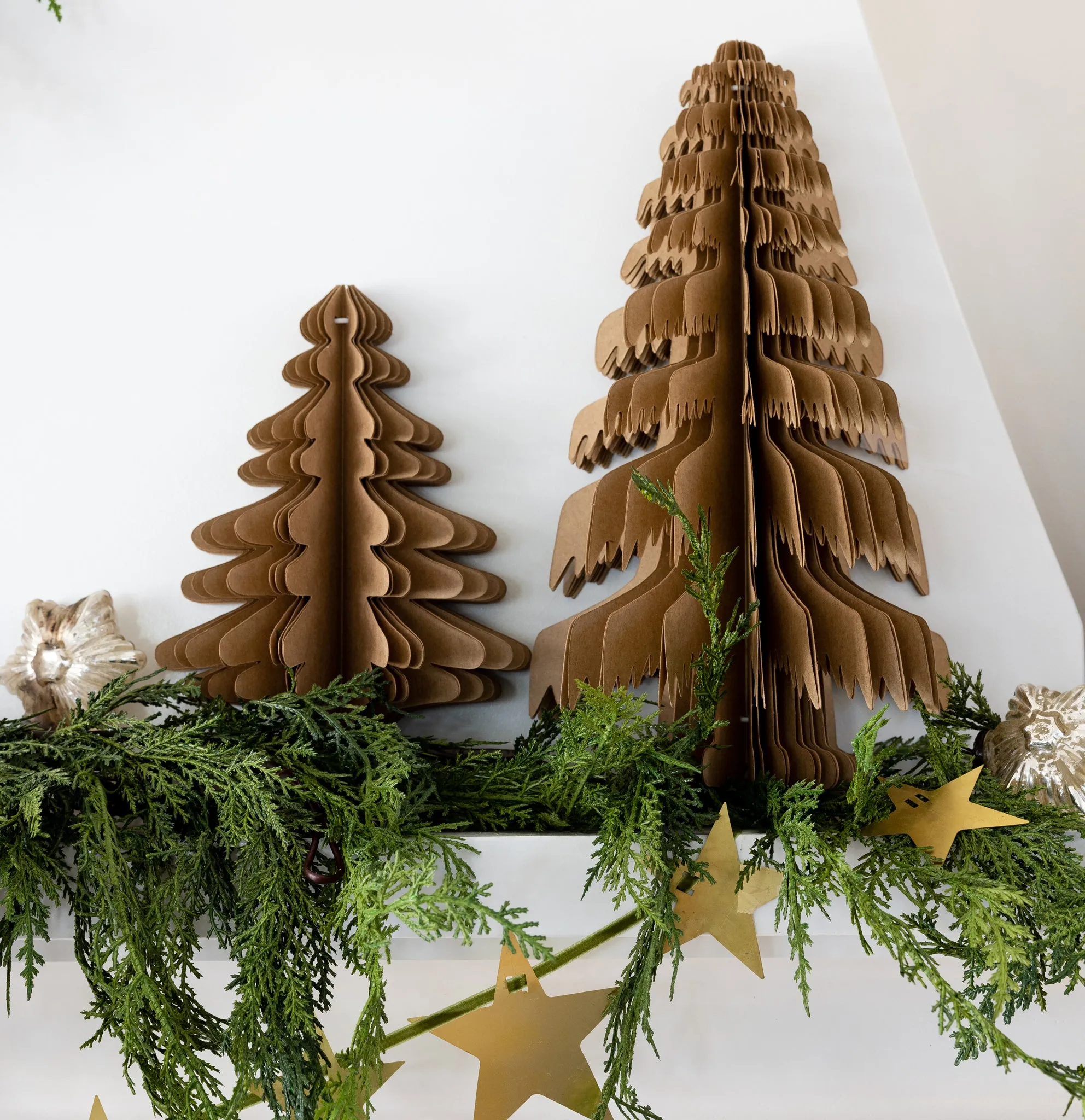 MEM1007 - Christmas Memories Medium Kraft Paper Tree Decor