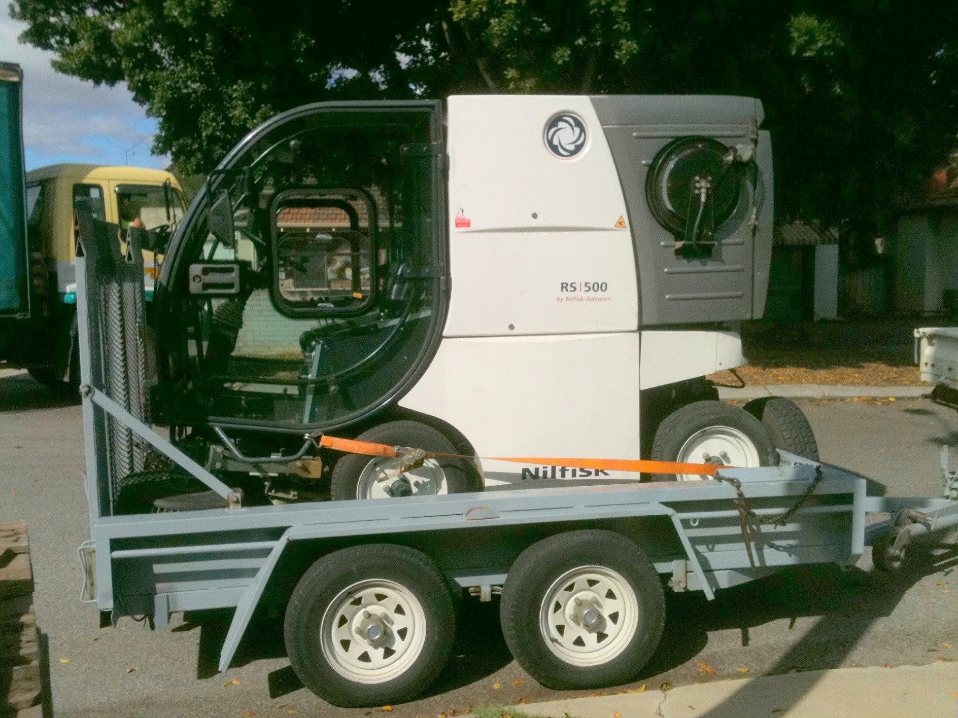 Nilfisk-Advance RS502 Diesel Powered Road Sweeper Complete With Brushes NLA