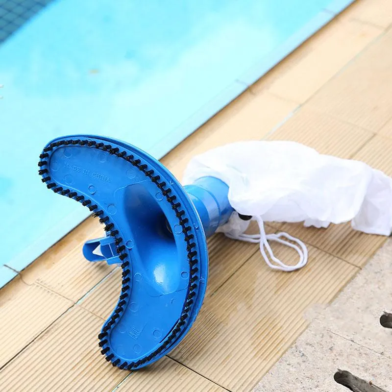 Swimming pool vacuum cleaner - efficient cleaning