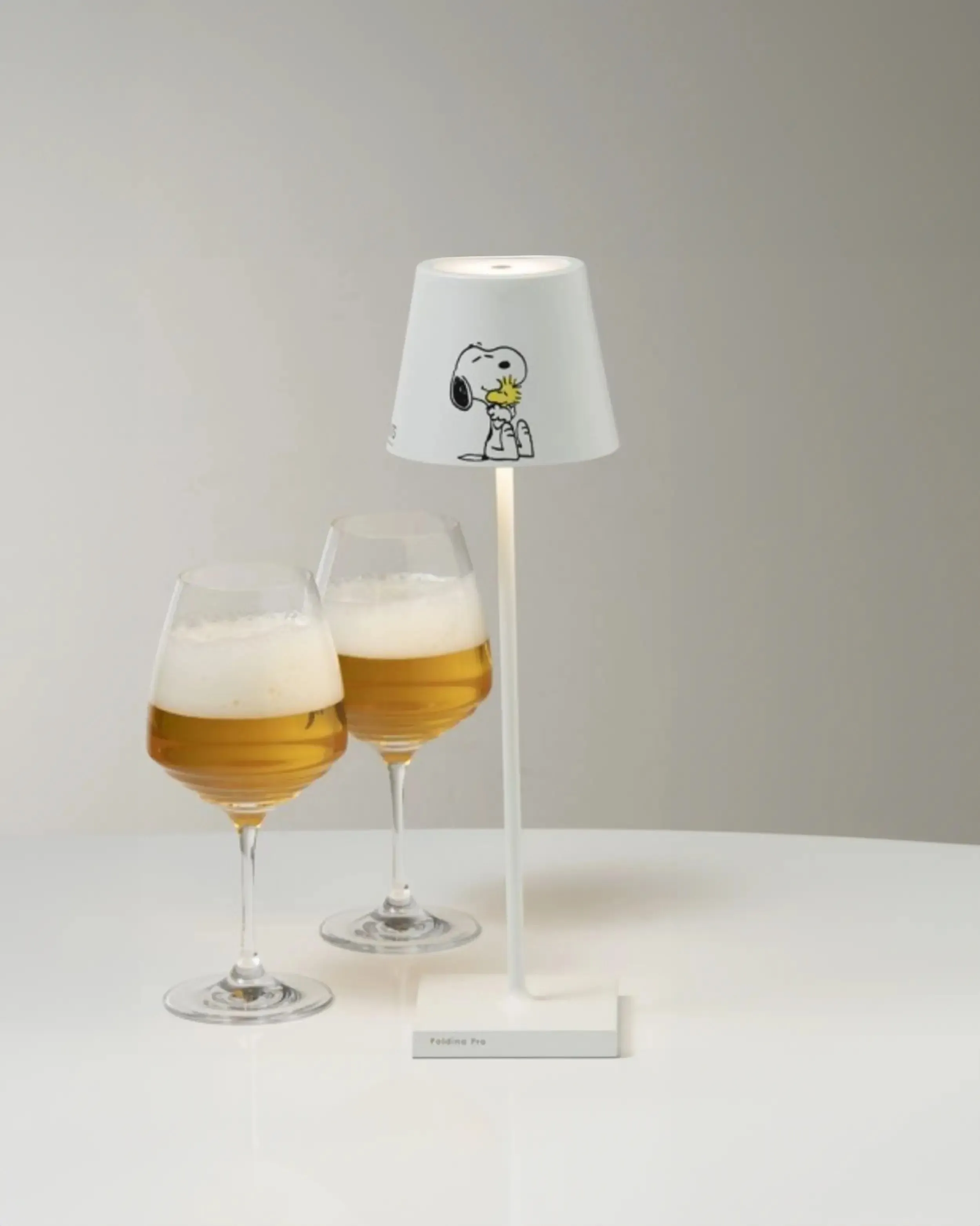 Zafferano Lampes à Porter Poldina x Peanuts table lamp